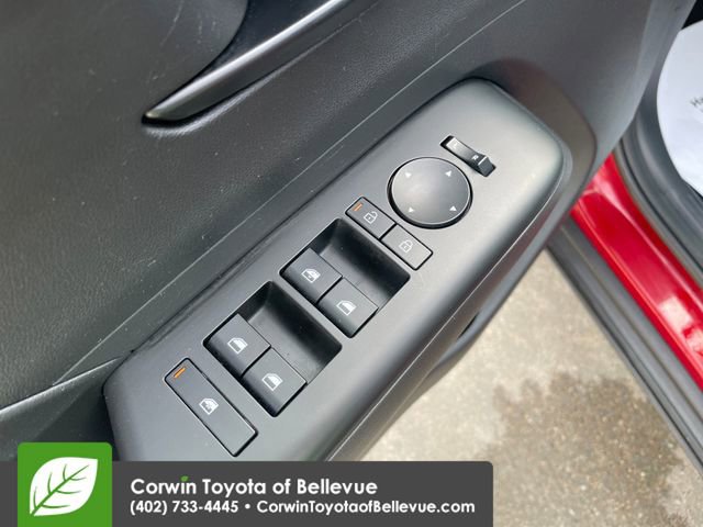 Used 2025 Hyundai Kona SEL AWD/4WD image 19