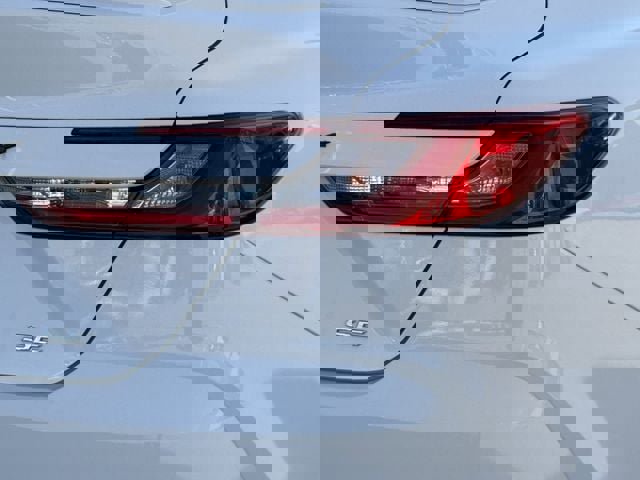 Used 2025 Toyota Camry SE w/ Convenience Package image 7