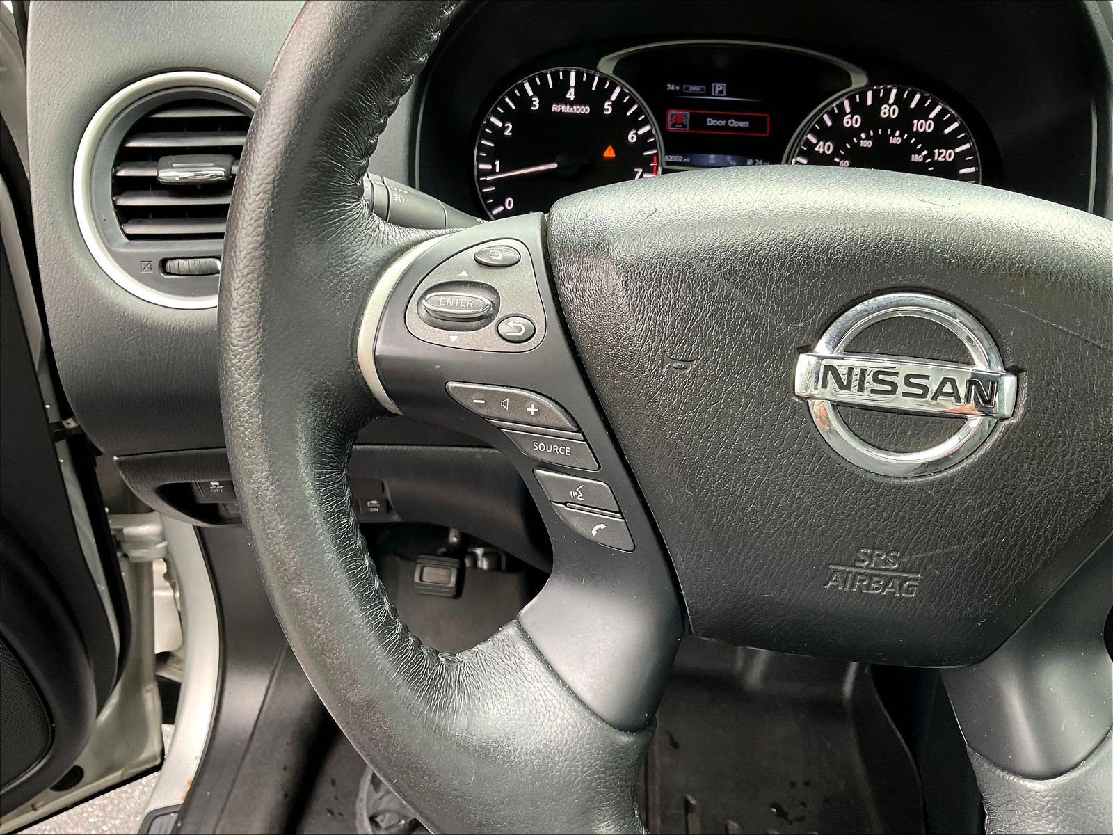 Used 2020 Nissan Pathfinder Platinum AWD/4WD image 11