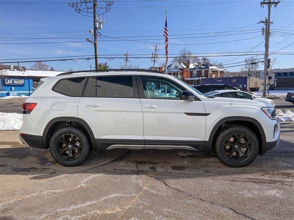 New 2026 Volkswagen Atlas Peak Edition image 6