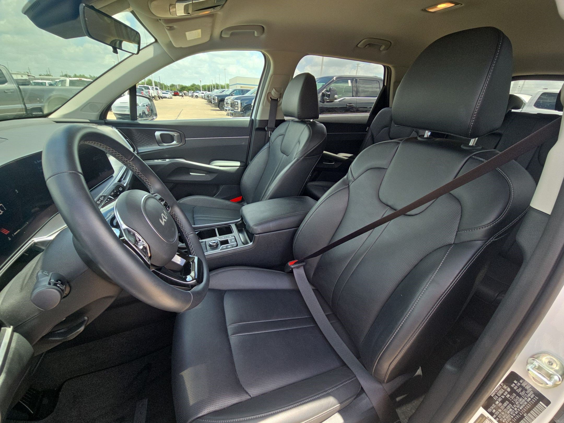 Used 2025 Kia Sorento S FWD image 17