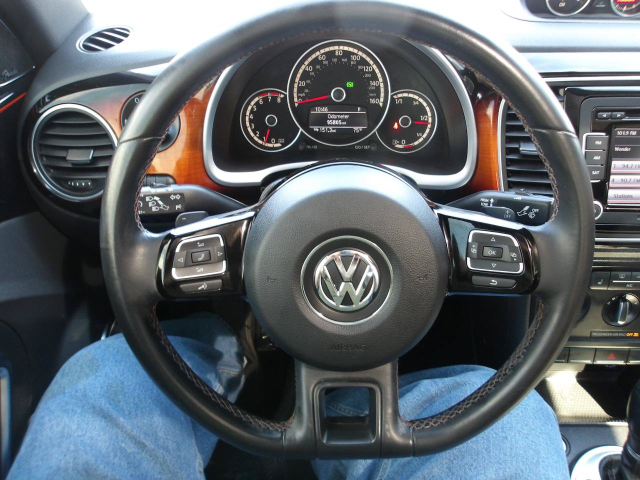 Used 2013 Volkswagen Beetle Turbo FWD image 14