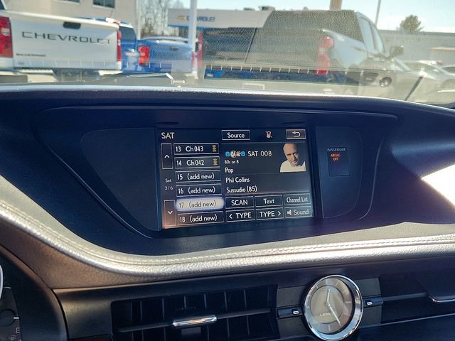 Used 2016 Lexus ES 350 w/ Navigation System Package image 18