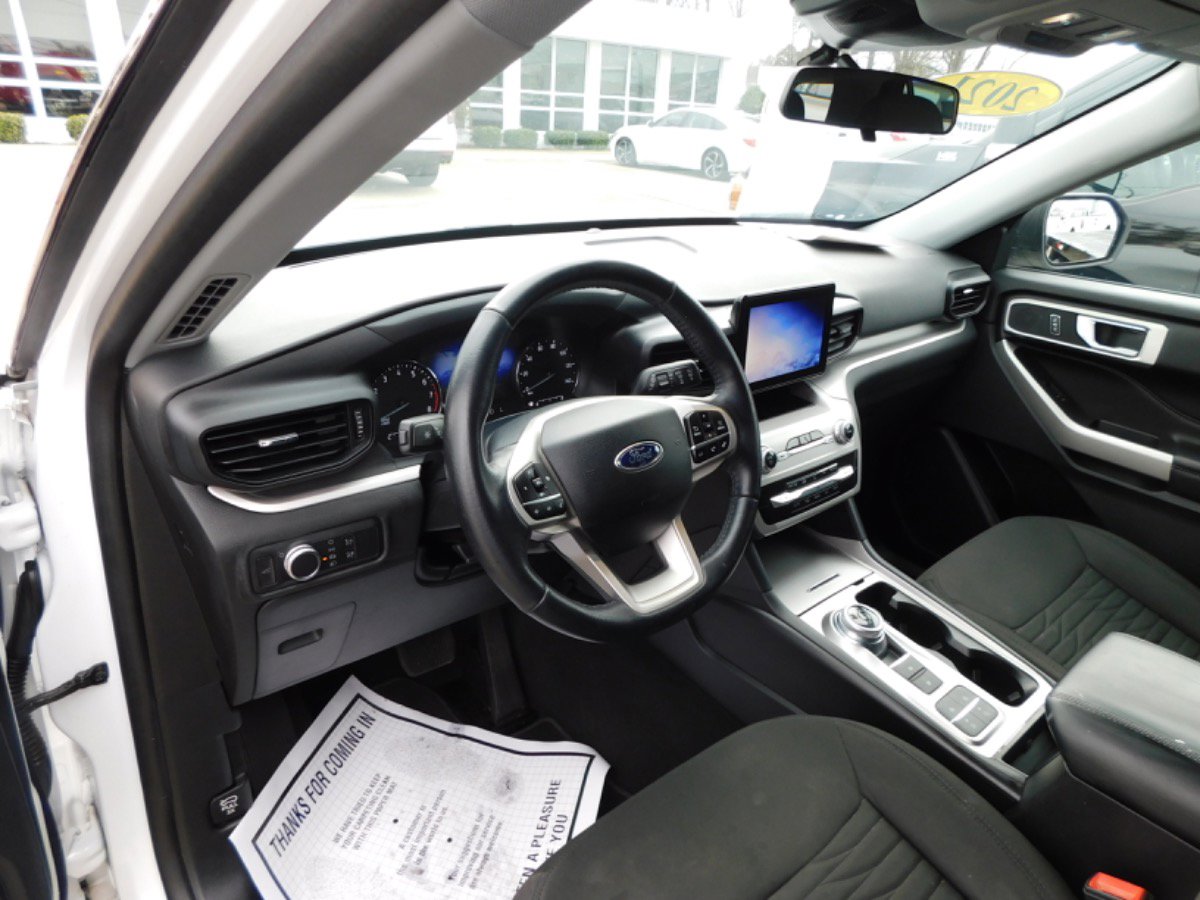 Used 2021 Ford Explorer XLT image 7