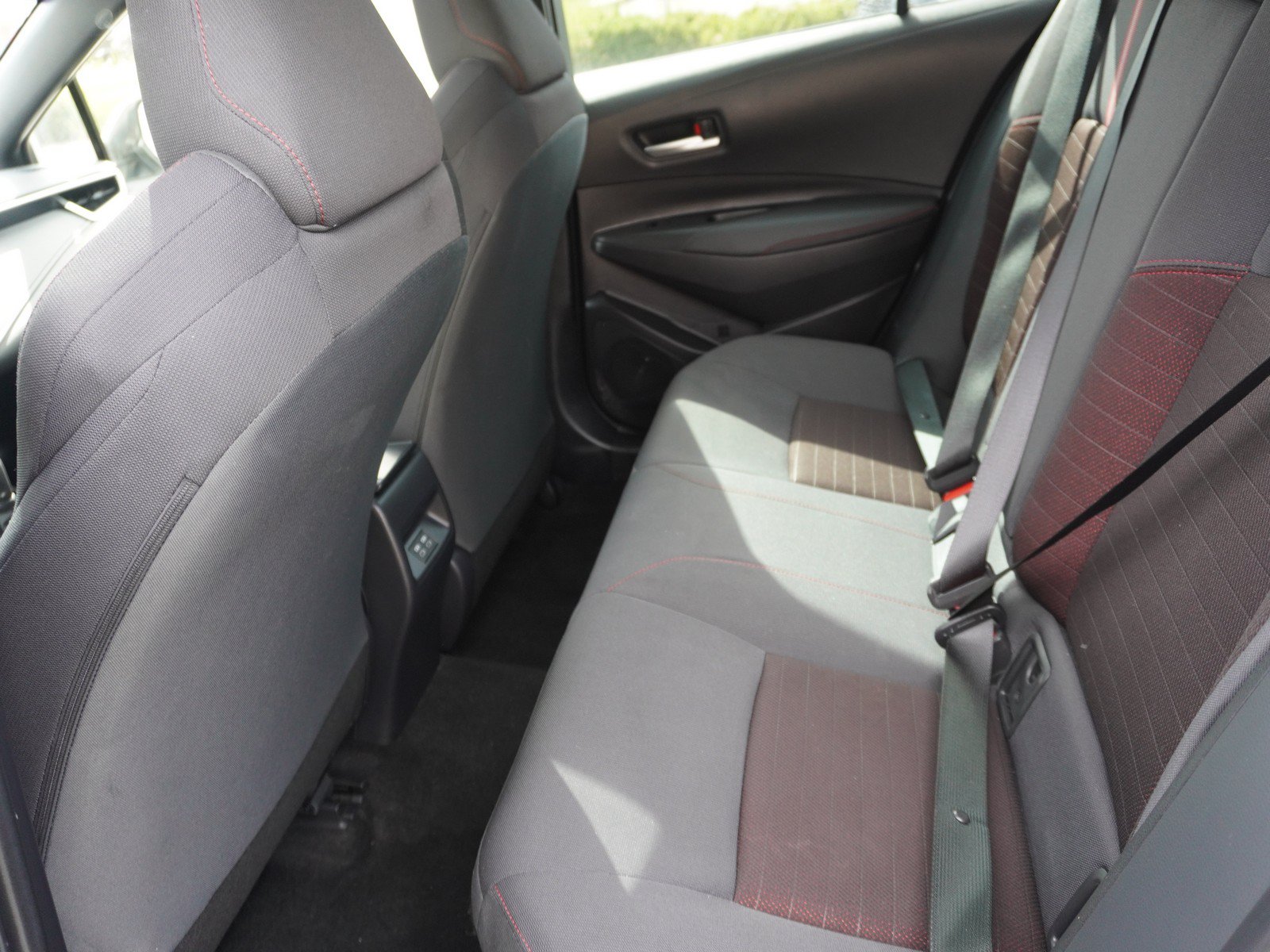 Used 2023 Toyota Corolla SE w/ SE Package FWD image 12