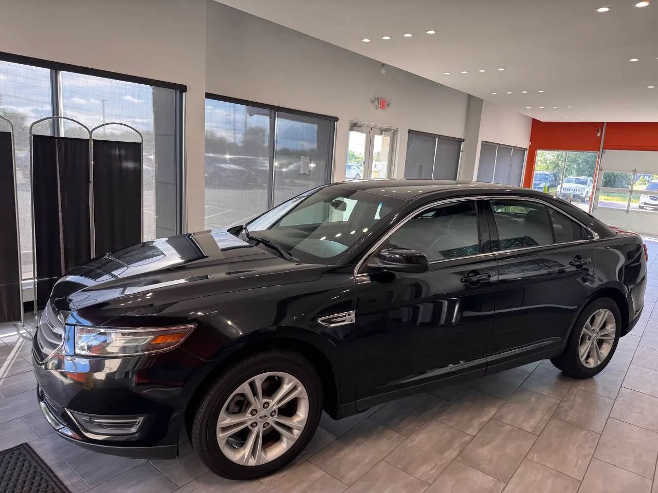 Used 2014 Ford Taurus SEL w/ Equipment Group 201A FWD image 7