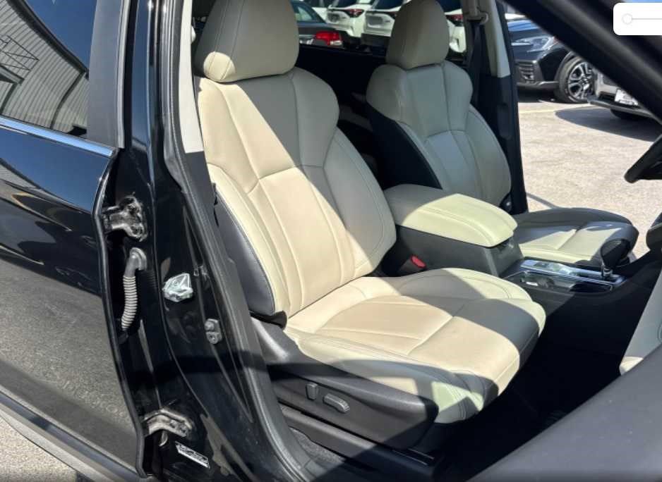 Used 2023 Subaru Ascent Limited w/ Technology Package AWD/4WD image 7