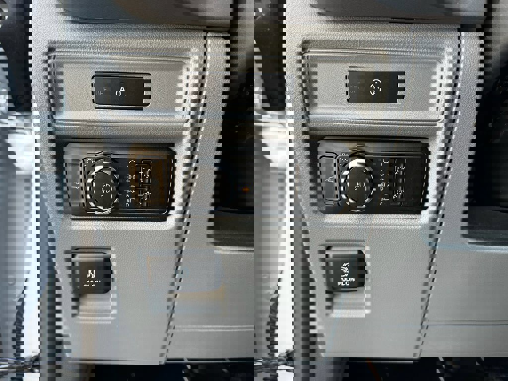 Used 2025 Ford F150 XLT w/ Equipment Group 301A Standard image 13