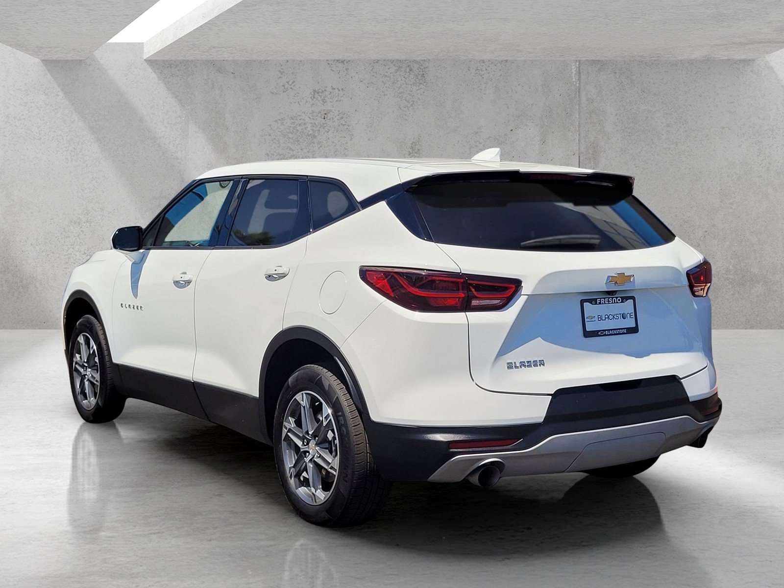 Used 2025 Chevrolet Blazer LT FWD image 6
