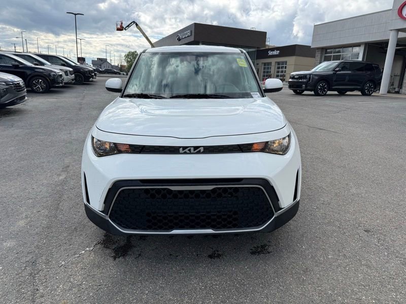 Certified 2023 Kia Soul LX FWD image 2