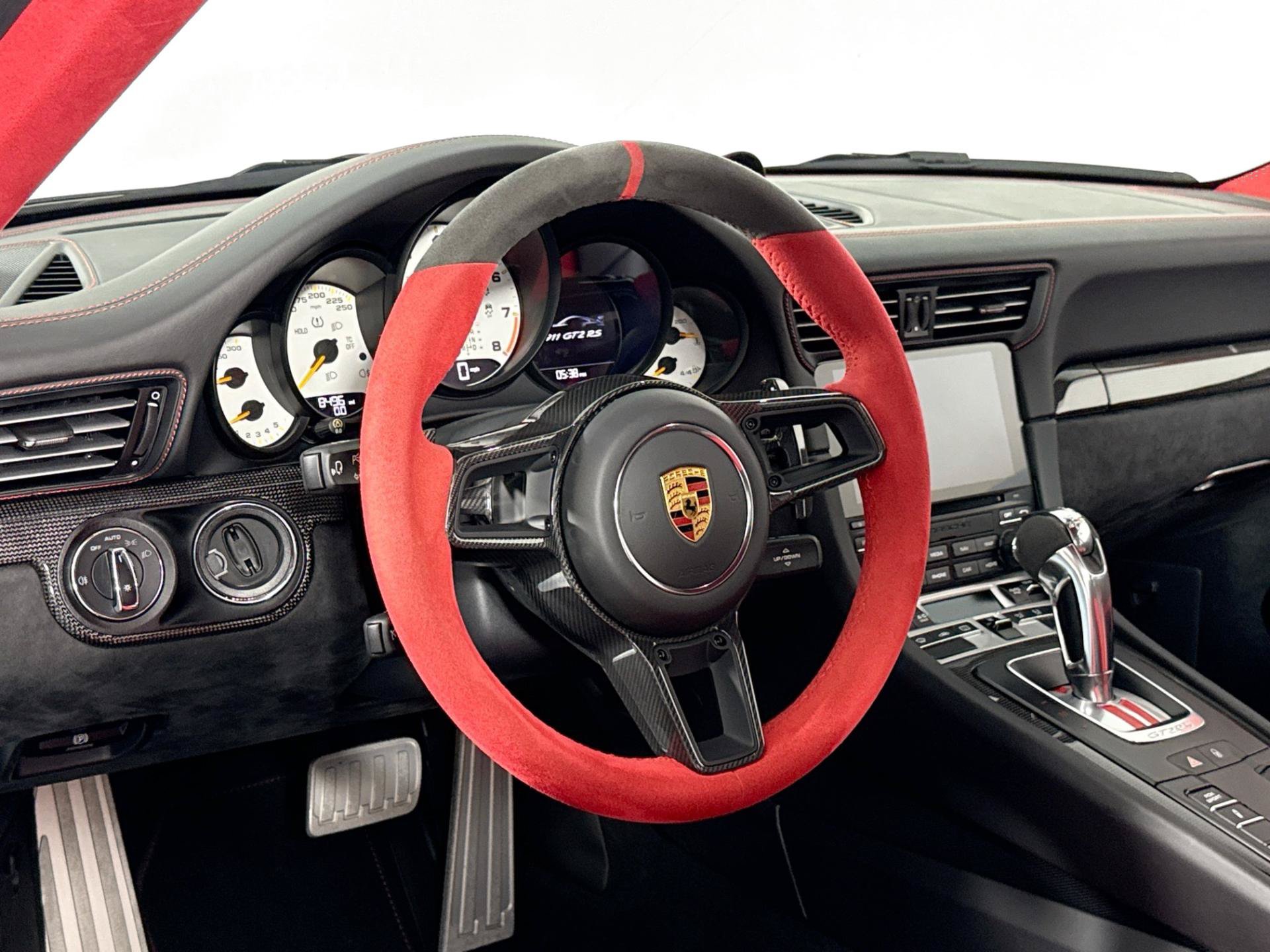 Used 2018 Porsche 911 GT2 RS RWD image 12