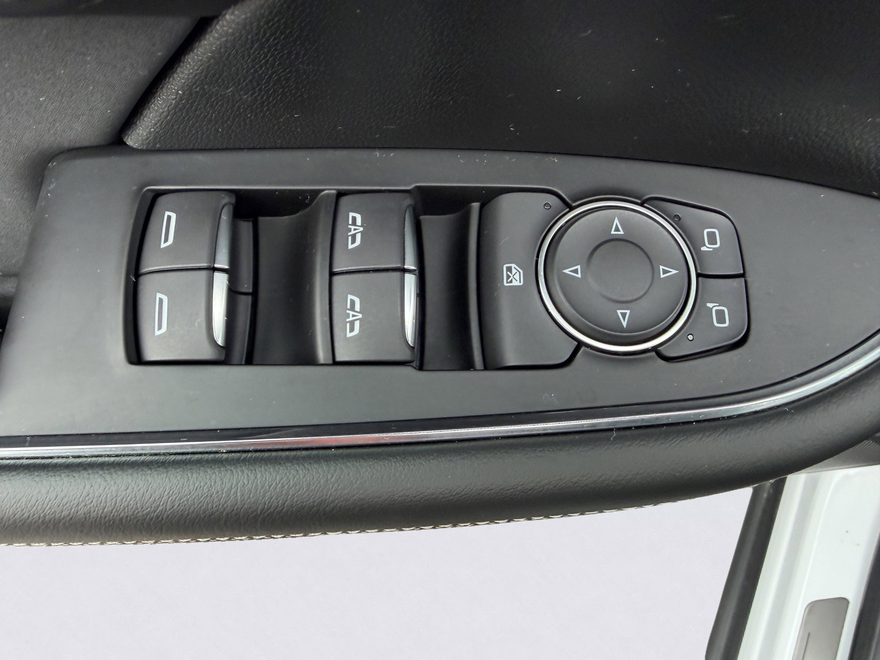 Used 2025 Buick Envision Sport Touring image 22