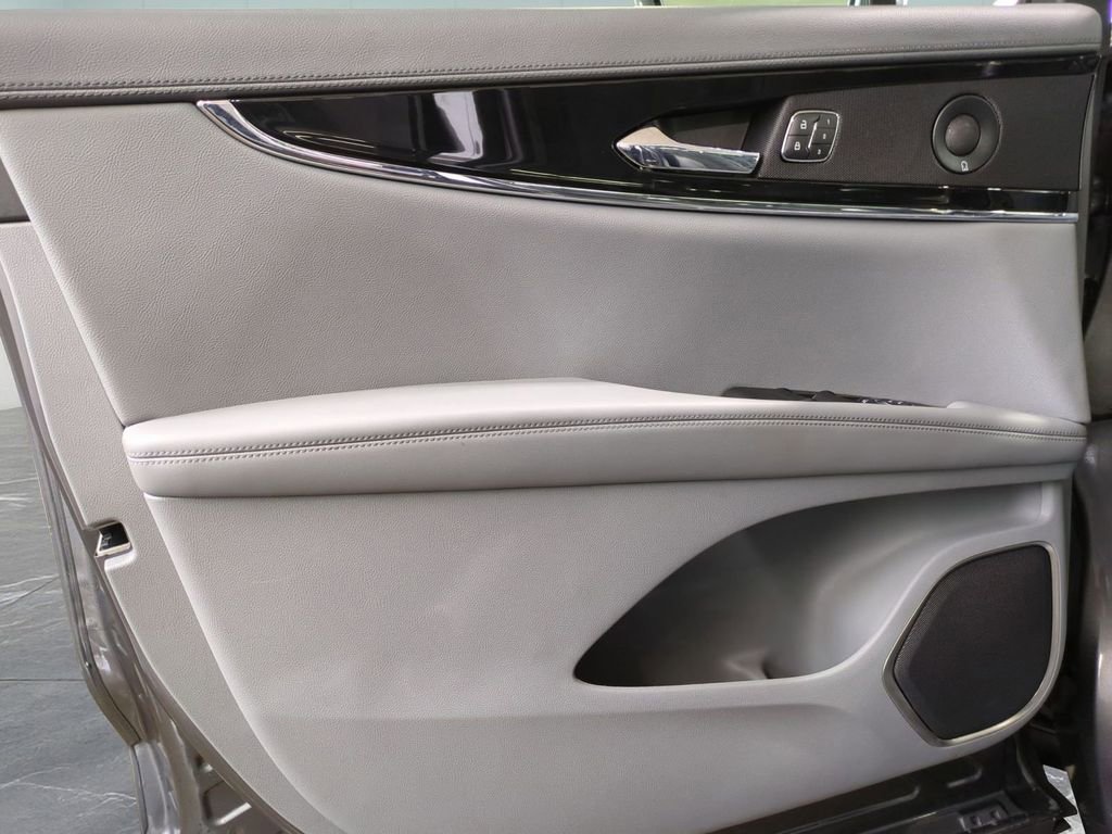 Certified 2023 Lincoln Nautilus Reserve w/ Equipment Group 201A image 15