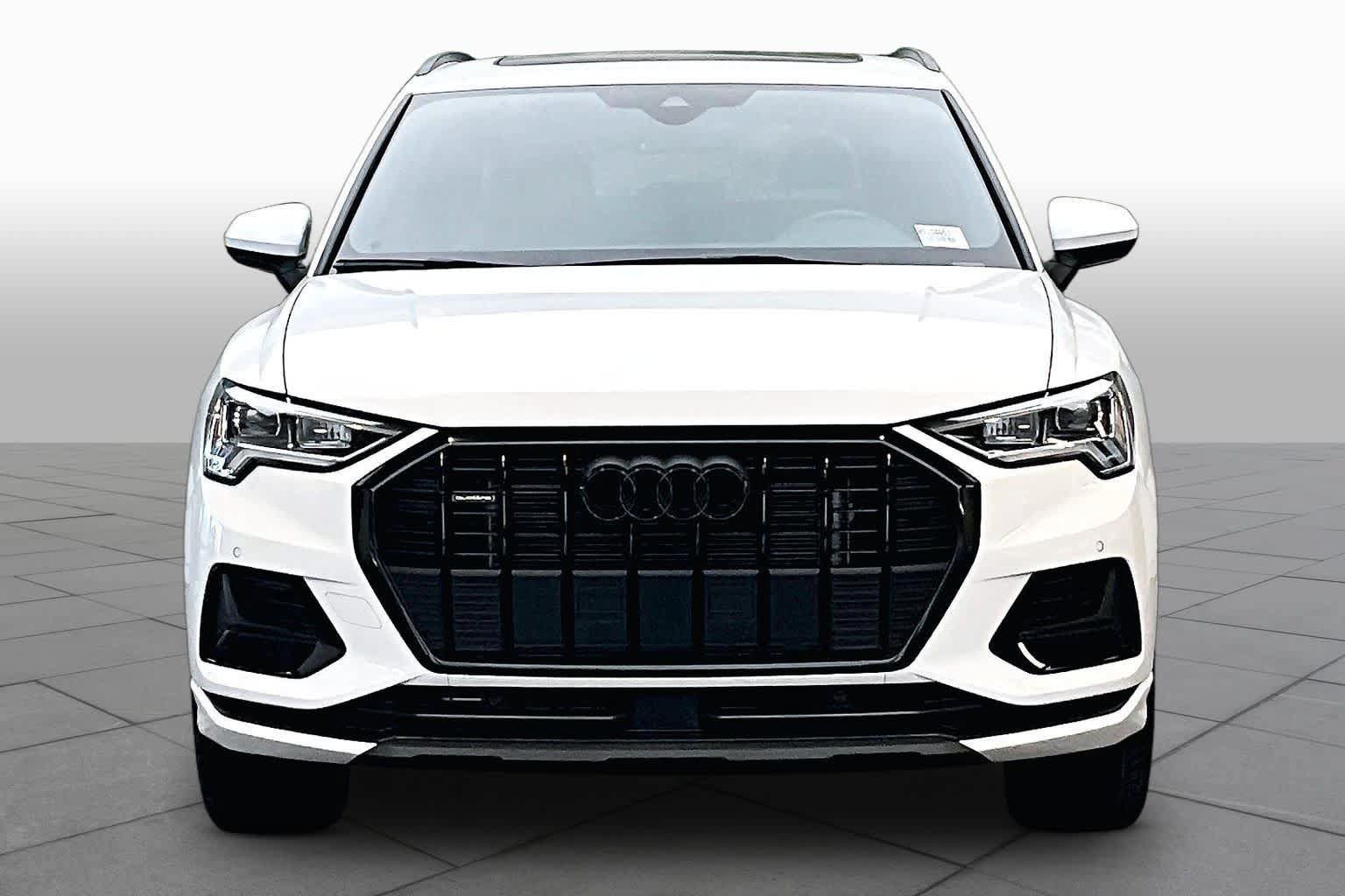 Used 2024 Audi Q3 2.0T Premium w/ Convenience Package AWD/4WD image 4