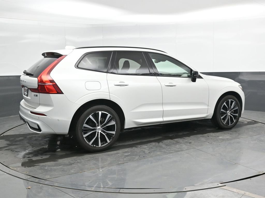 Used 2024 Volvo XC60 B5 Plus w/ Protection Package Premier image 2