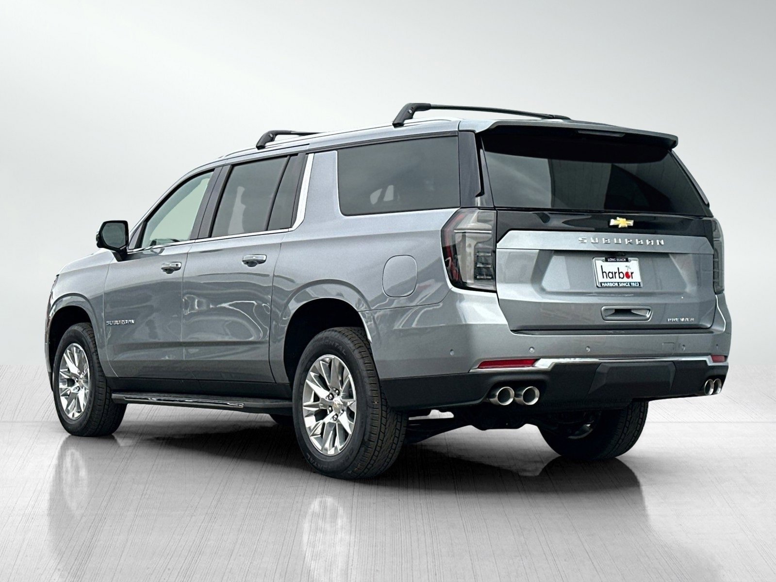 New 2025 Chevrolet Suburban Premier image 6