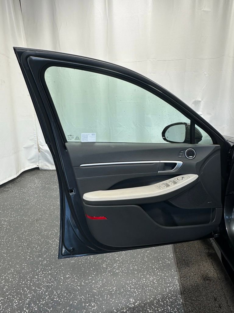 Used 2025 Hyundai Sonata Limited image 10
