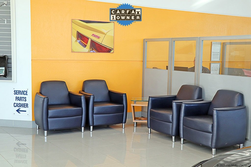 Used 2025 Chevrolet Suburban RST image 43