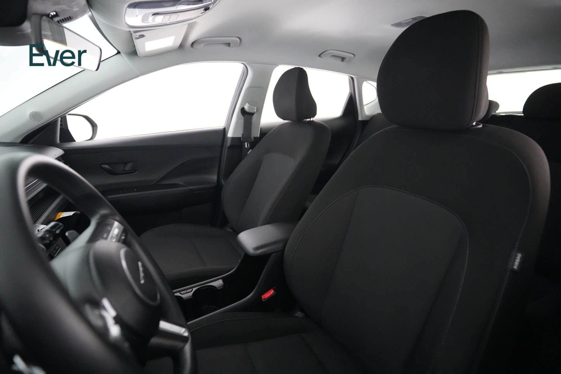 Used 2024 Hyundai Kona SE FWD image 4