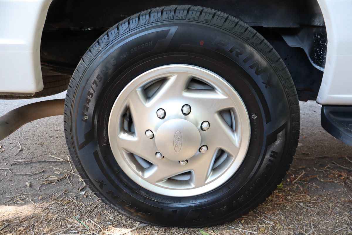 Used 2012 Ford E-350 and Econoline 350 XLT RWD image 41