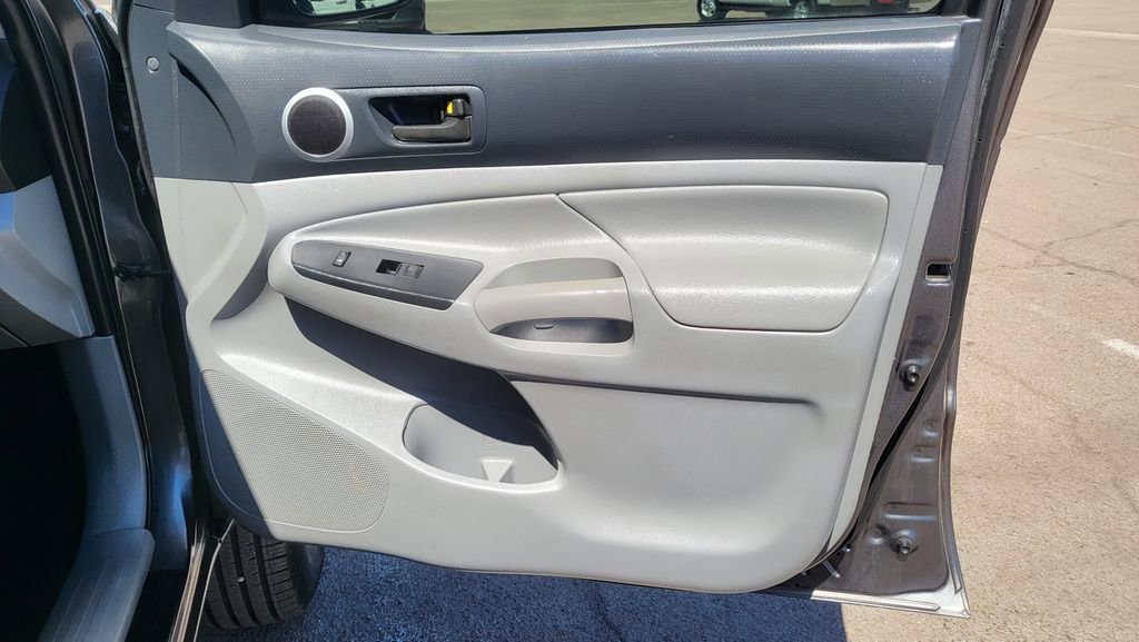 Used 2013 Toyota Tacoma PreRunner w/ SR5 Pkg RWD image 15