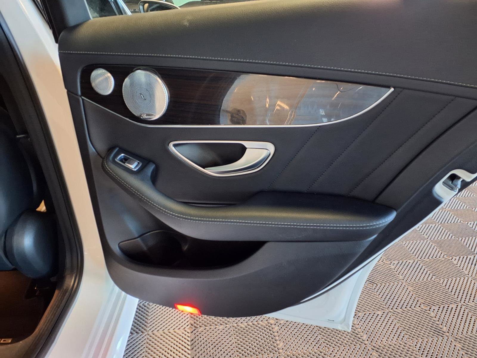 Used 2015 Mercedes-Benz C 300 4MATIC Sedan image 8