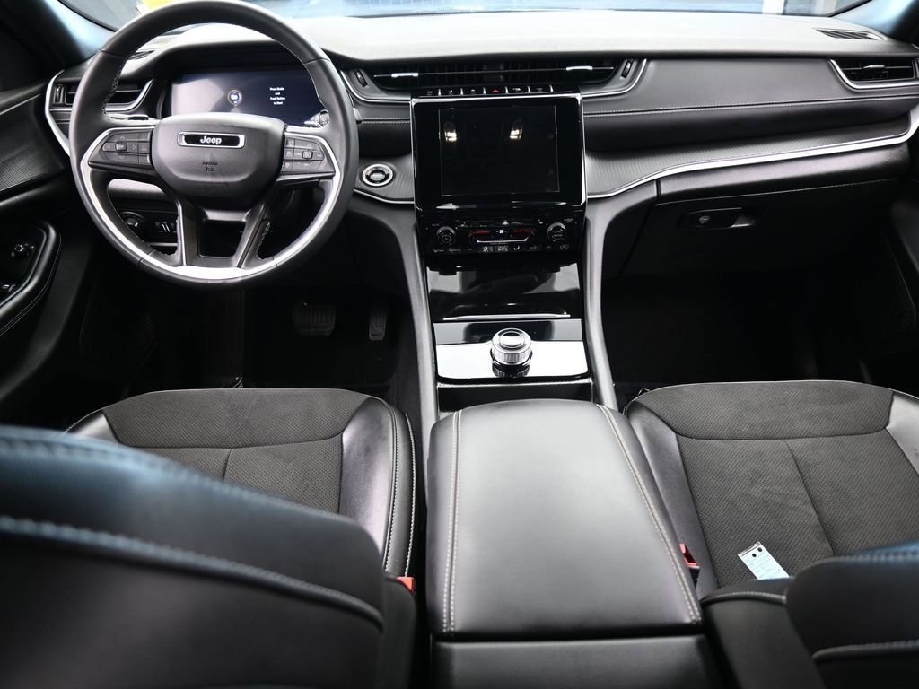 Used 2024 Jeep Grand Cherokee L Altitude image 40