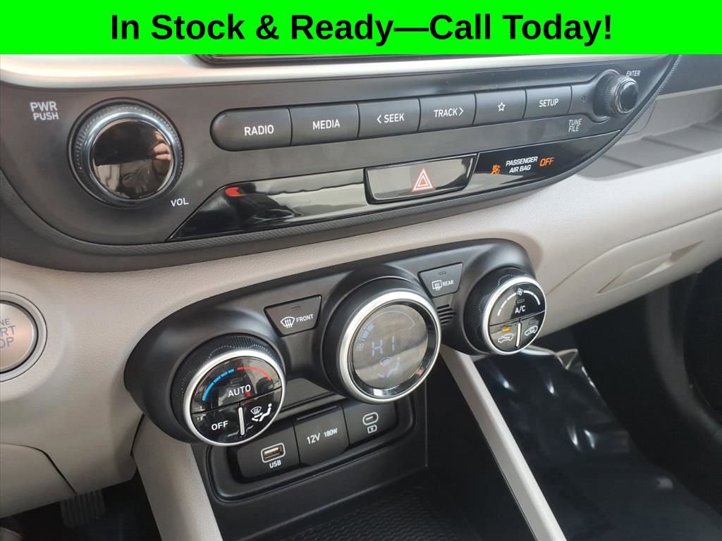 Used 2025 Hyundai Venue SEL image 11