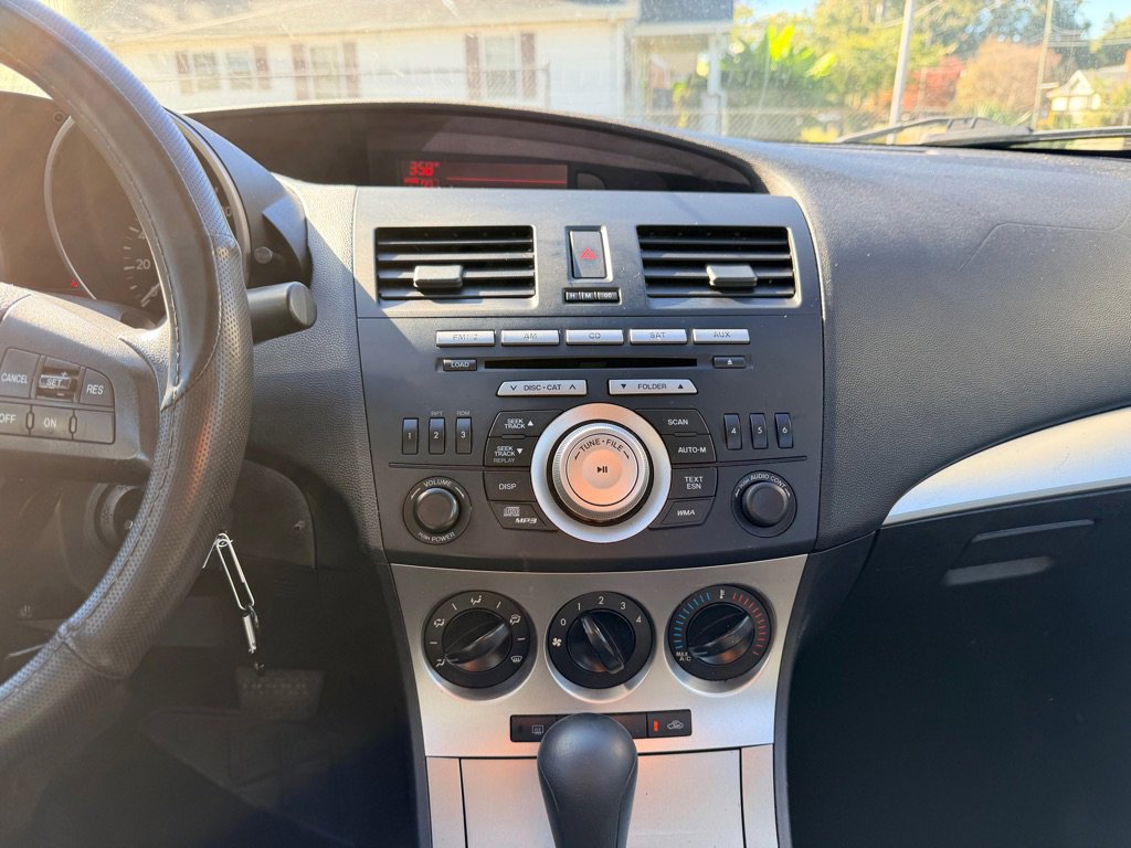 Used 2010 MAZDA MAZDA3 i Touring image 14