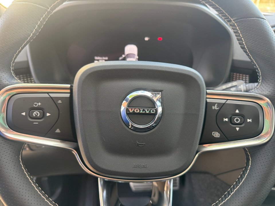 Used 2021 Volvo XC40 P8 Recharge w/ Advanced Package image 37