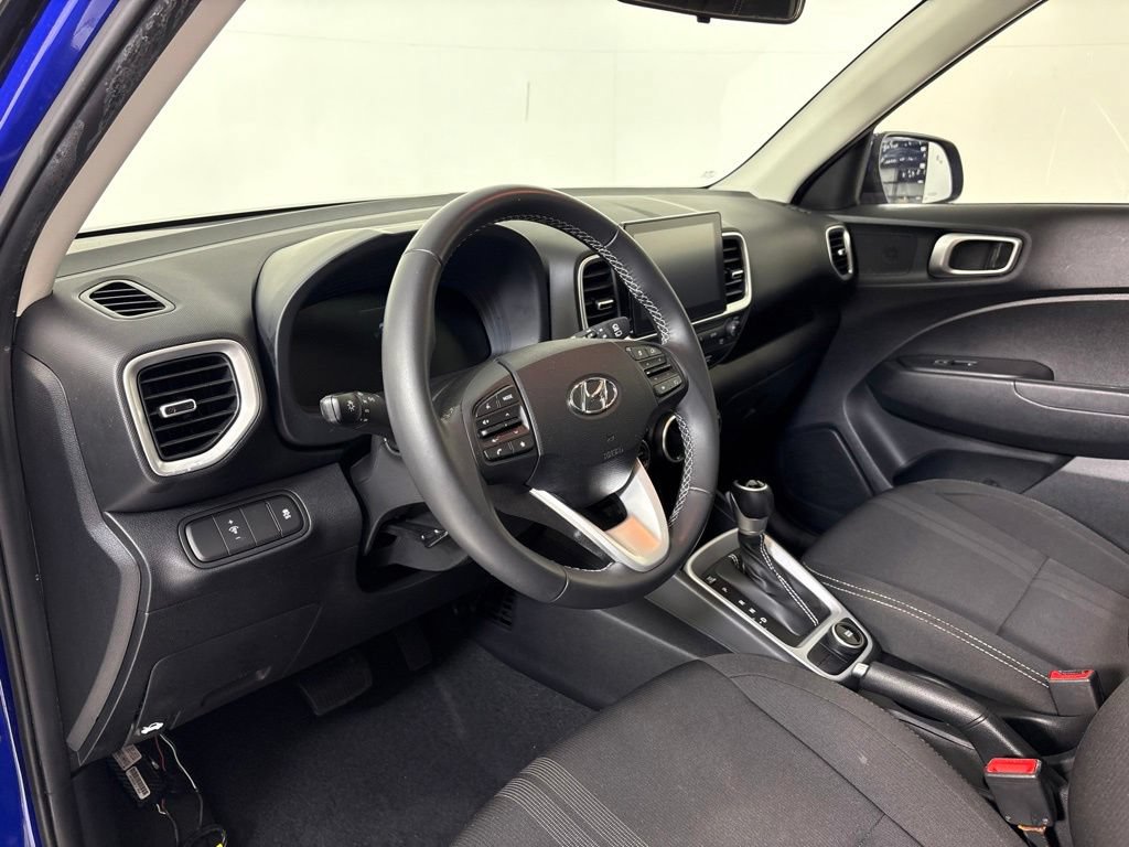Used 2024 Hyundai Venue SEL FWD image 16