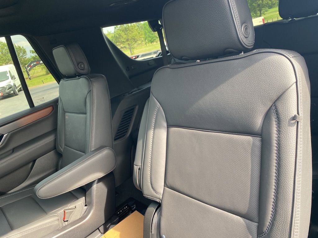 Used 2026 GMC Yukon Denali w/ Advanced Technology Package image 35