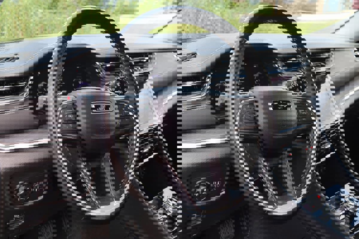 Used 2022 Jeep Grand Cherokee Limited image 6