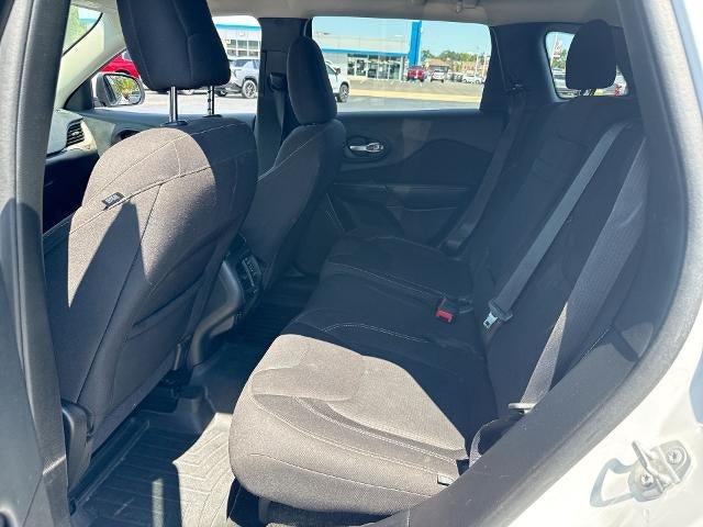 Used 2016 Jeep Cherokee Latitude w/ Comfort/Convenience Group AWD/4WD image 23