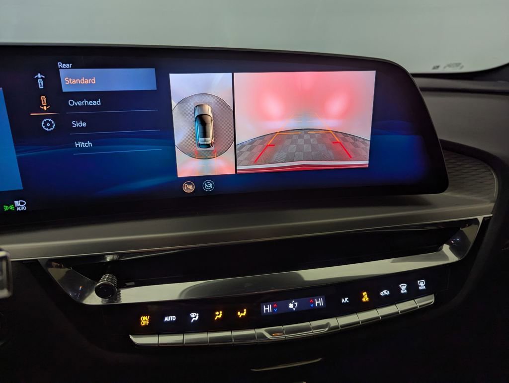 Used 2024 Cadillac Lyriq Luxury w/ LPO, Floor Liner Package image 9