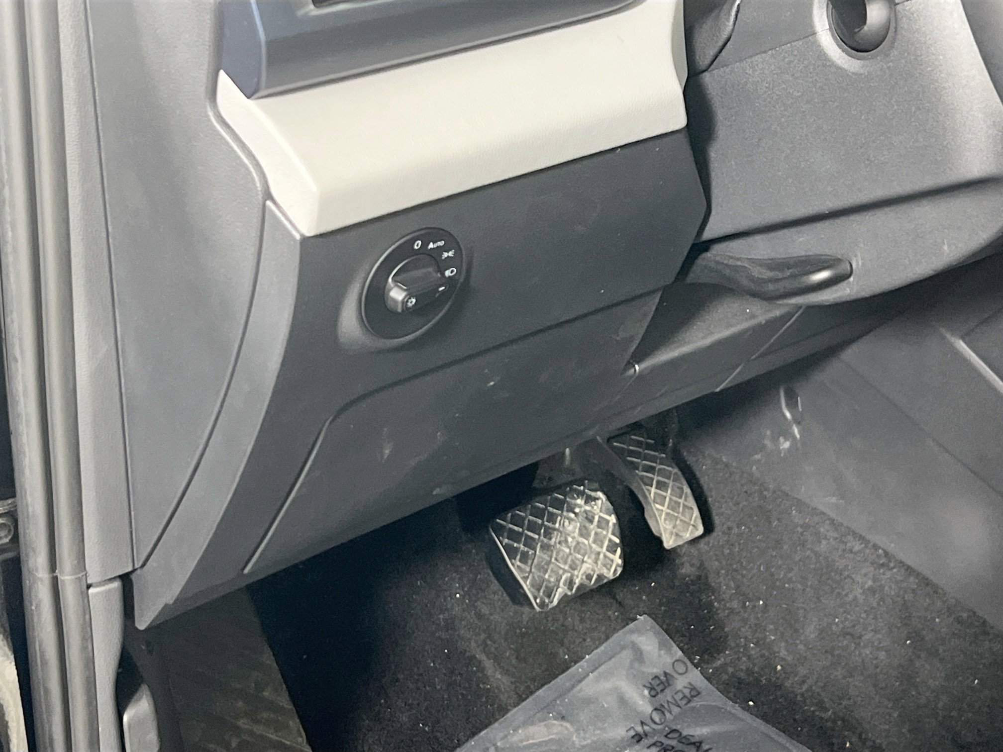 Used 2023 Volkswagen Taos SE AWD/4WD image 10