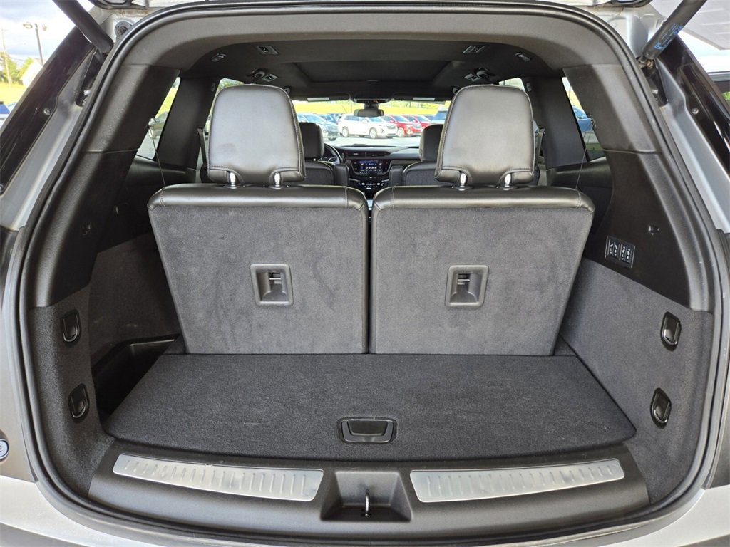 Used 2025 Cadillac XT6 Premium Luxury image 19