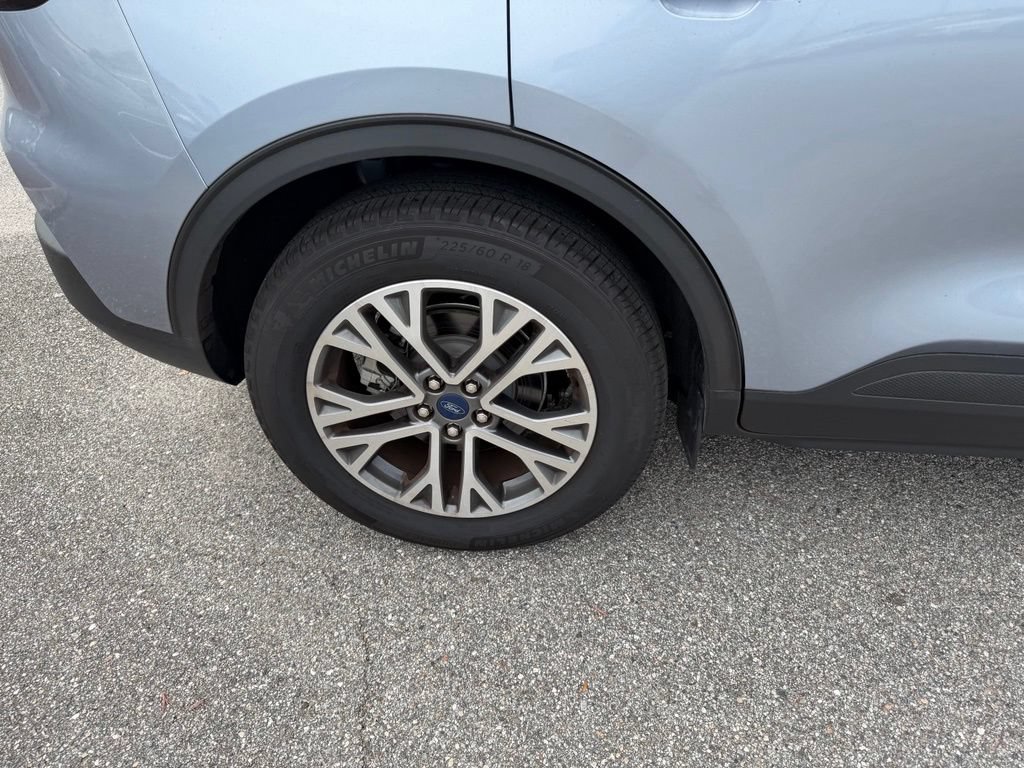 Used 2022 Ford Escape SEL FWD image 5