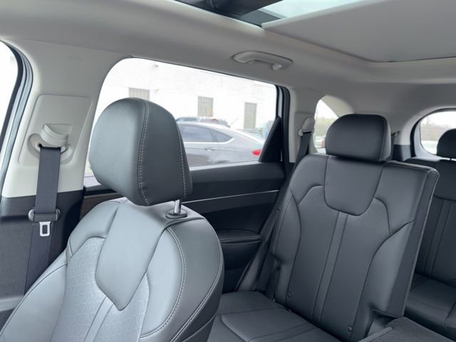 Used 2023 Kia Sorento S w/ Panoramic Sunroof Package image 49