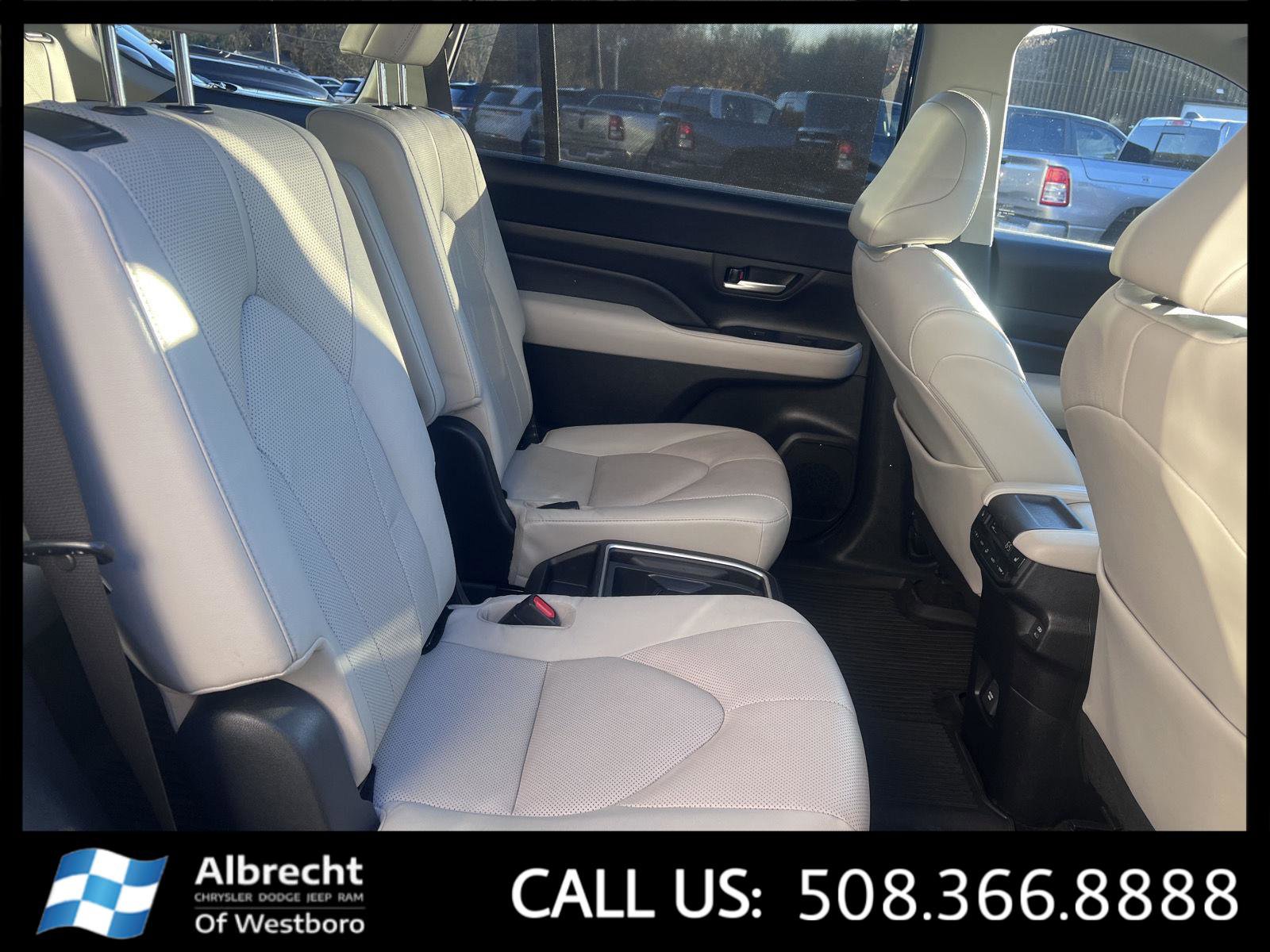 Used 2024 Toyota Grand Highlander Limited image 20