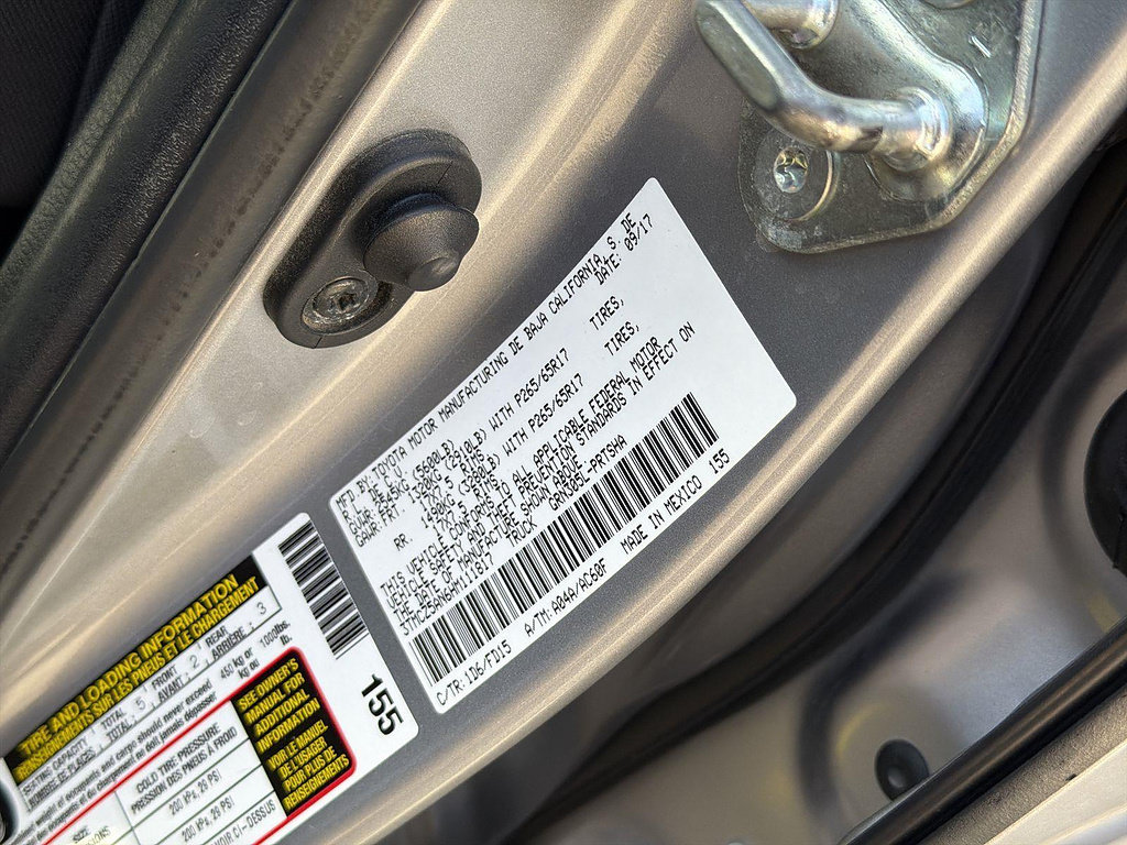 Used 2017 Toyota Tacoma TRD Sport AWD/4WD image 32