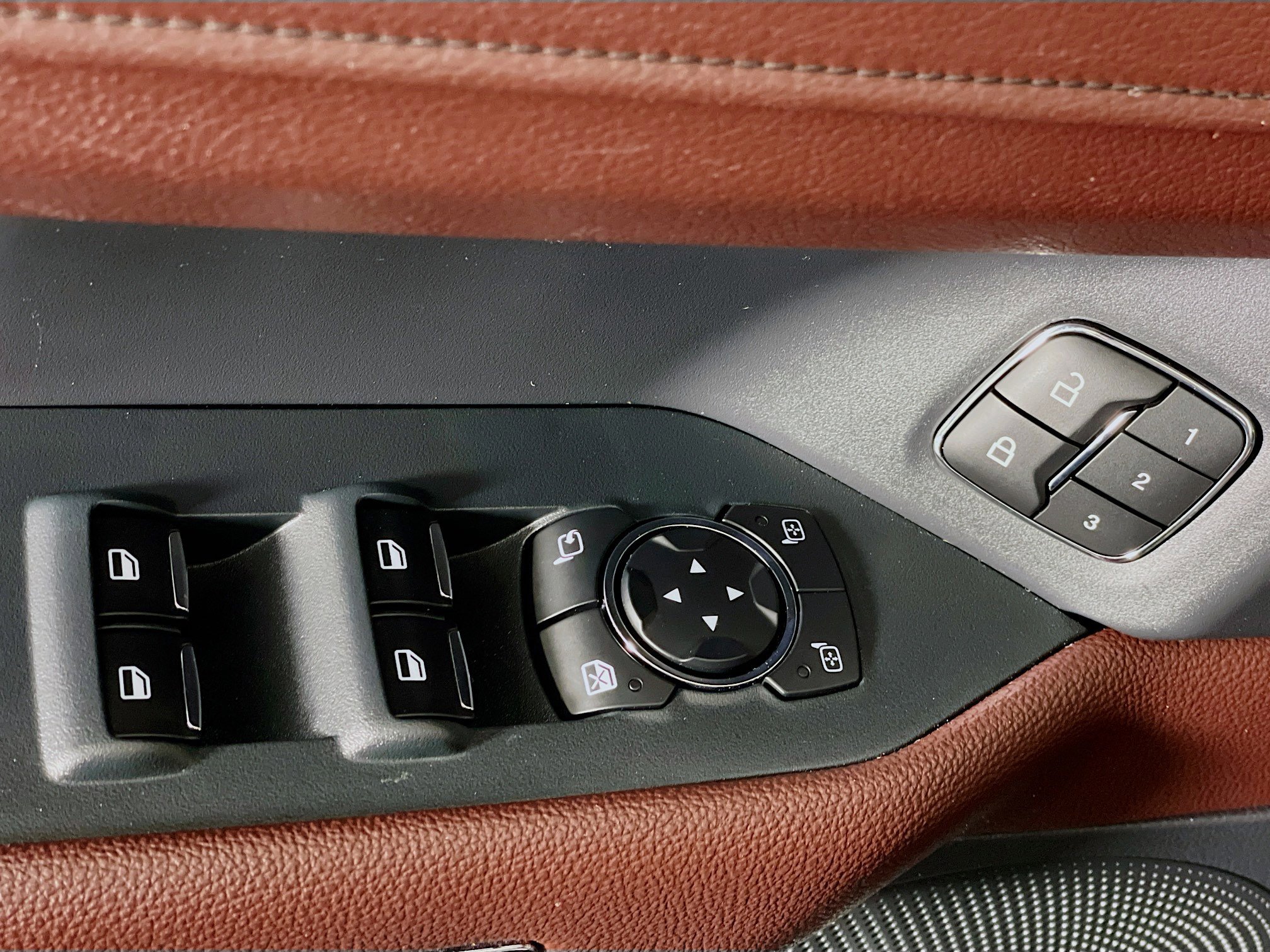 Used 2024 Ford Expedition Limited image 15