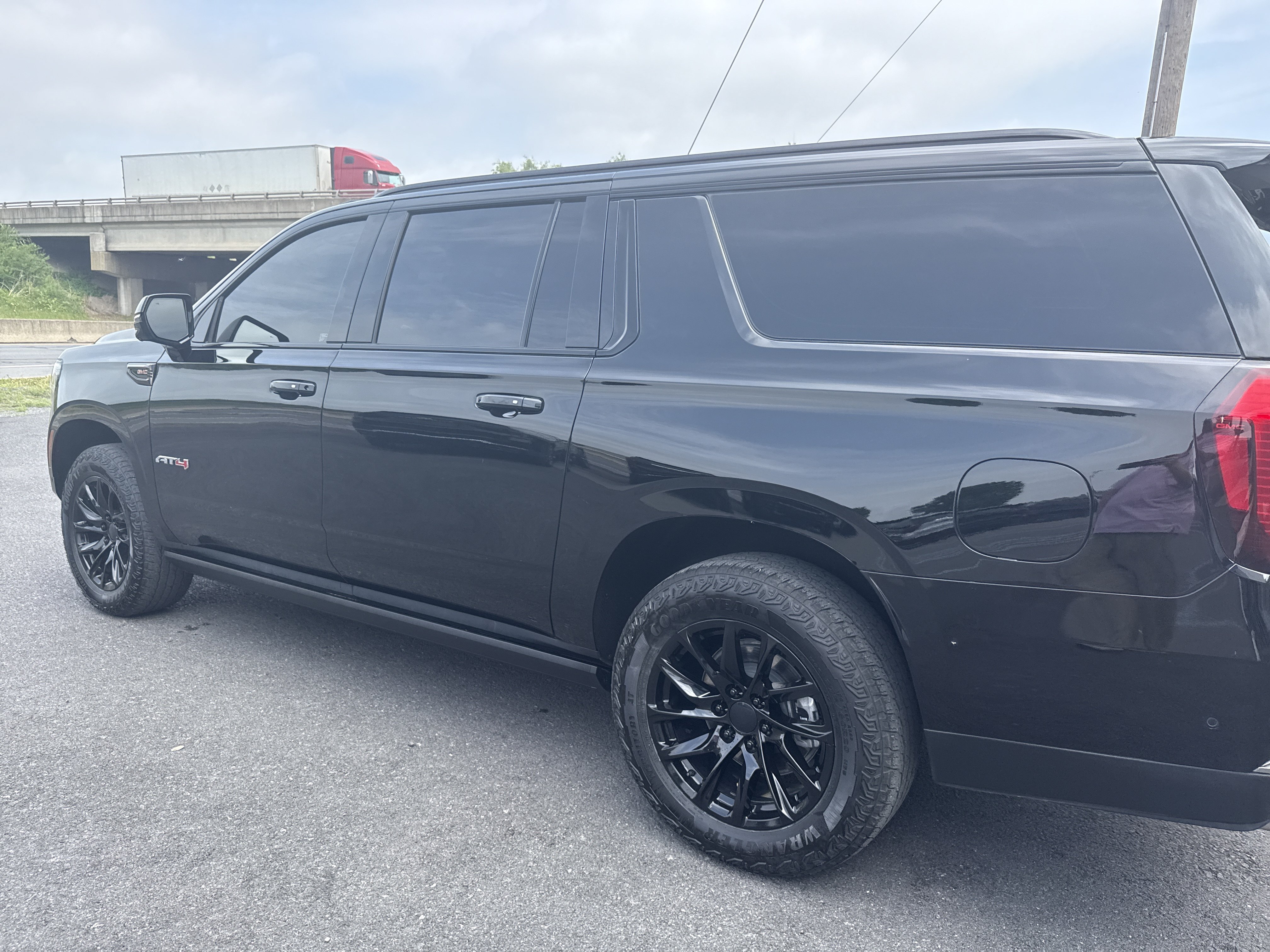 Used 2025 GMC Yukon XL AT4 Ultimate w/ LPO, Floor Liner Package AWD/4WD image 6