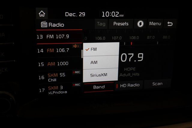 Used 2017 Kia Sorento LX w/ LX Convenience Package image 24