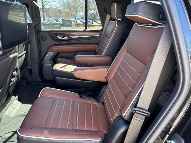 Used 2024 GMC Yukon Denali Ultimate w/ LPO, Floor Liner Package image 19