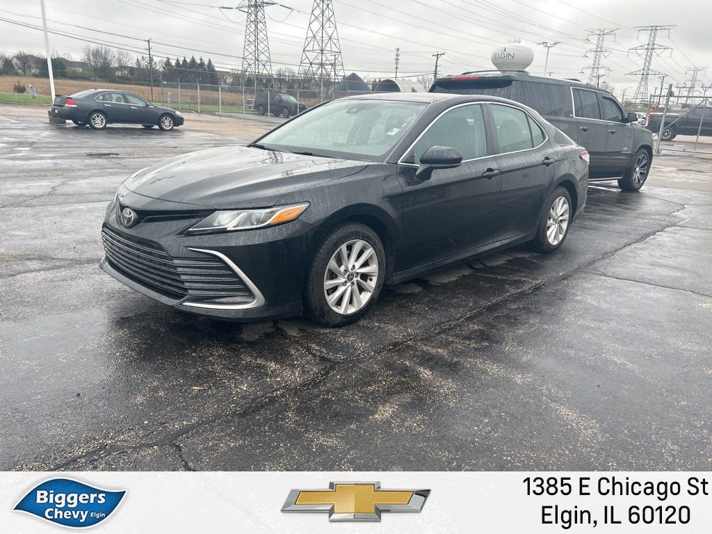 Used 2022 Toyota Camry LE image 1