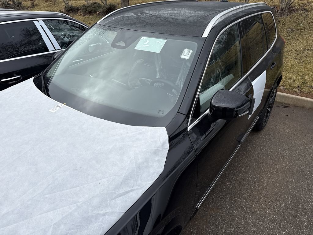 New 2026 Volvo XC90 B6 Plus w/ Protection Package Premier image 3