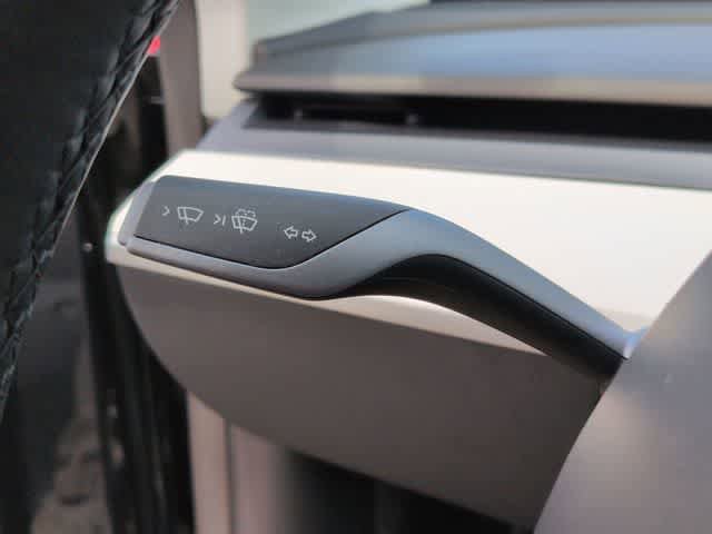 Used 2023 Tesla Model Y Long Range AWD/4WD image 26
