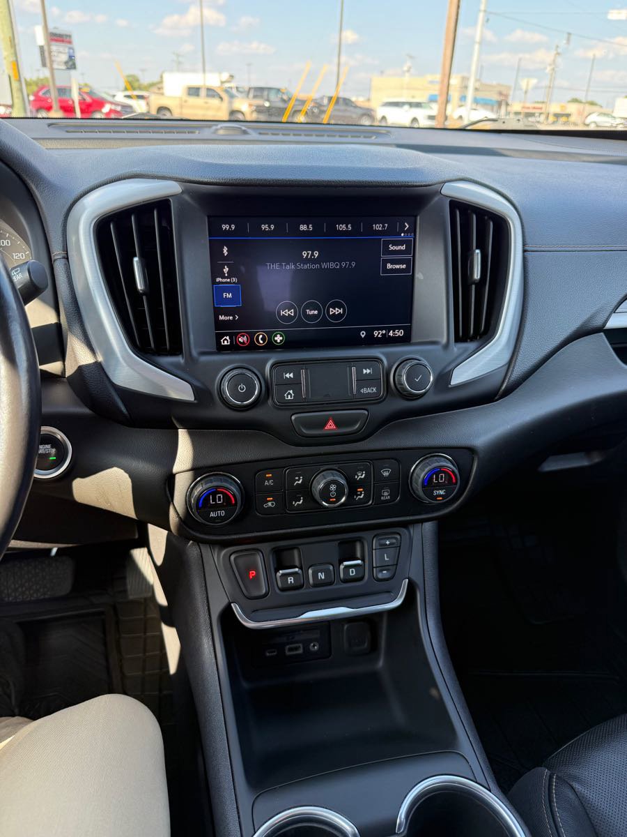 Used 2021 GMC Terrain SLT image 17