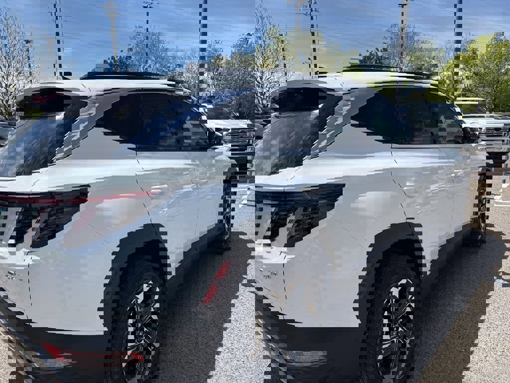 Used 2024 Hyundai Tucson Limited AWD/4WD image 5